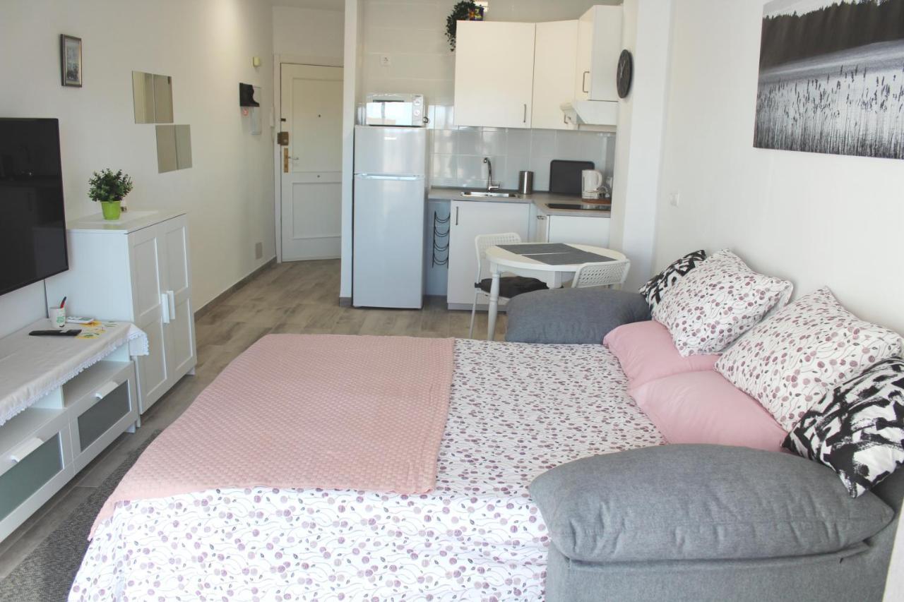 Charming Studio Nerja With Pool מראה חיצוני תמונה